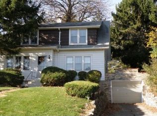 2705 Pilgrim Rd, Brookfield, WI 53005