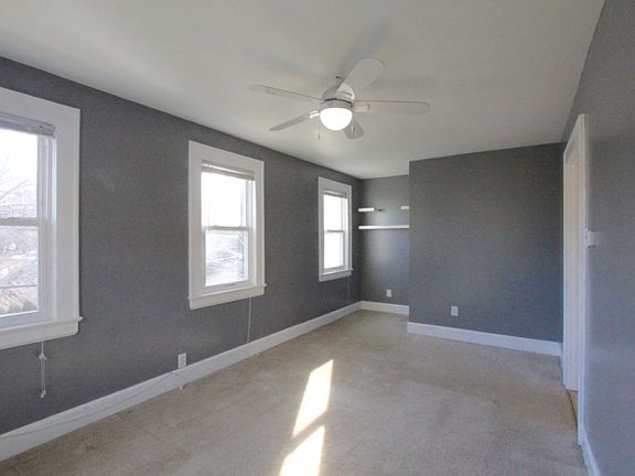 4th image of 152 Willowdale Ave #2