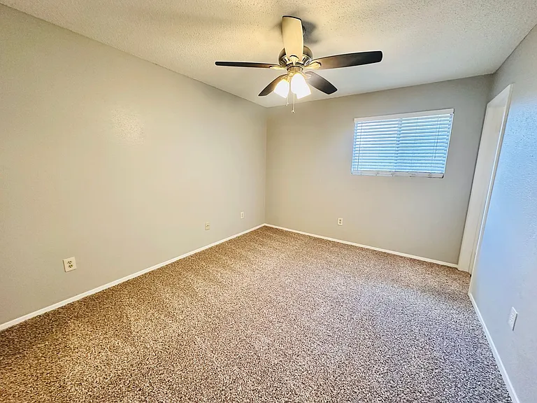 Awesome open Studio Apartments Close to Downtown — Photo 61