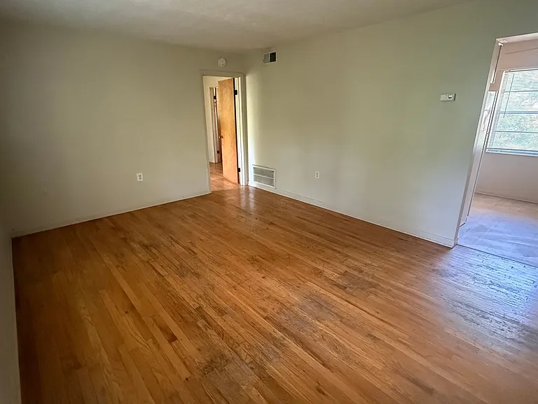 1107 Silverton Ct — Photo 1