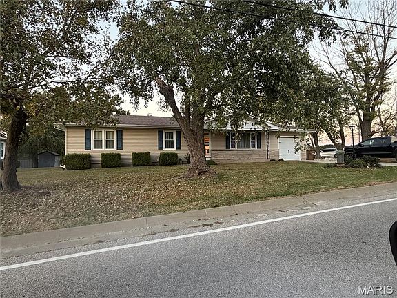2nd image of 1748 Pottery Rd