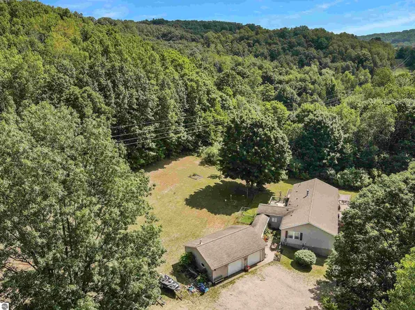 2946 River Rd, Frankfort, MI 49635