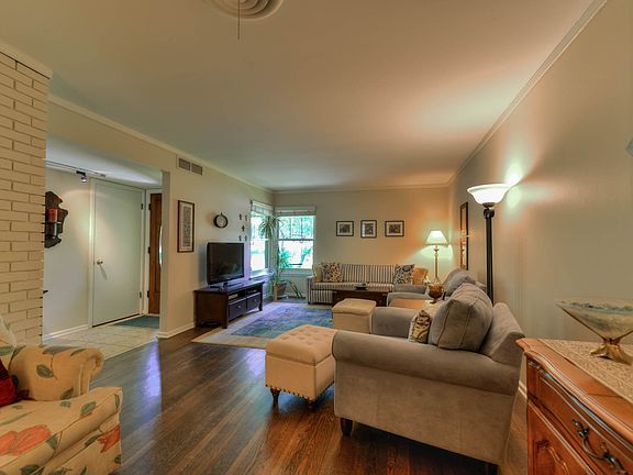 2nd image of 2019 E Lawndale Dr