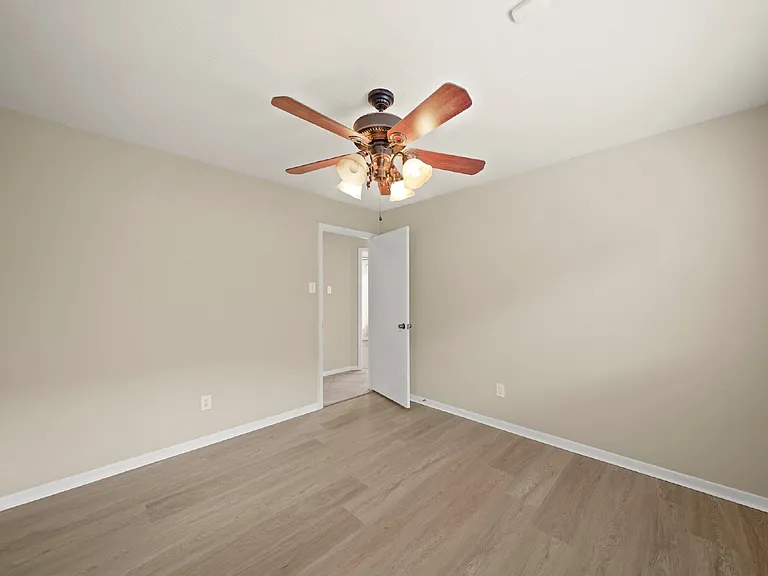 6355 Northland Dr — Photo 9