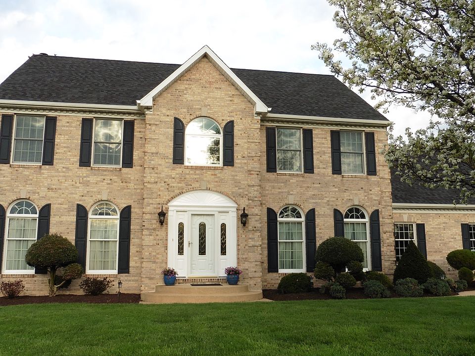 1st image of 205 Abbotsford Dr