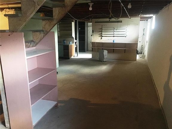 4th image of 804 Hickory Ln