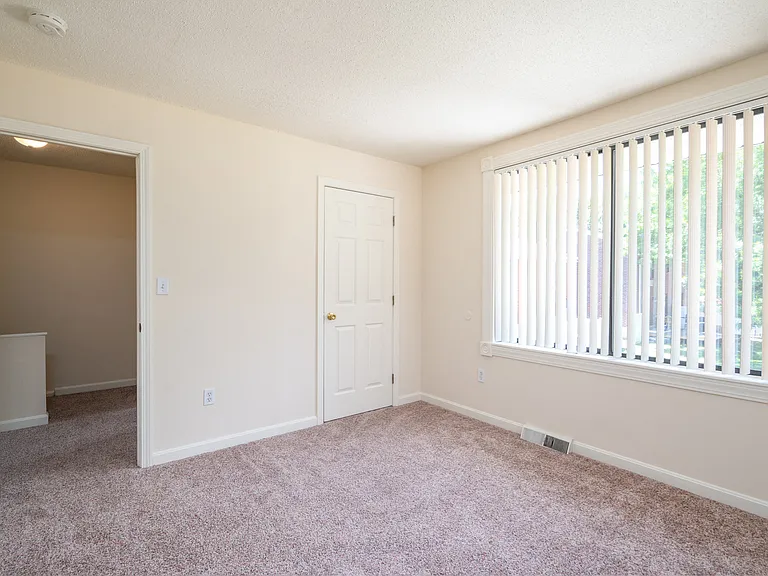 Hathaway Farms Townhomes at Northampton — Photo 109