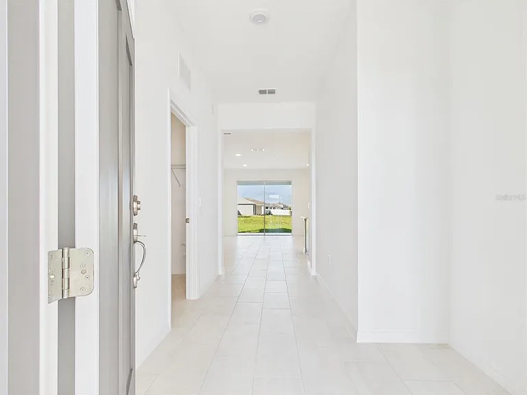 5824 SW 70th Ter — Photo 3