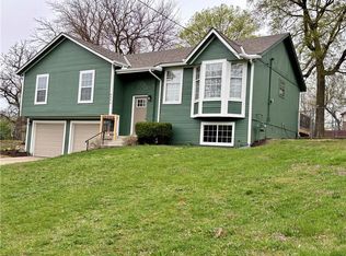 4906 England St, Merriam, KS 66203