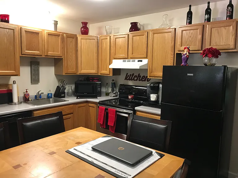 129 Falls Rd E #3 — Photo 4