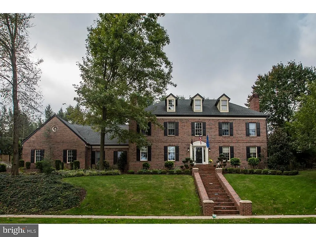 135 Deborah Dr photo 1