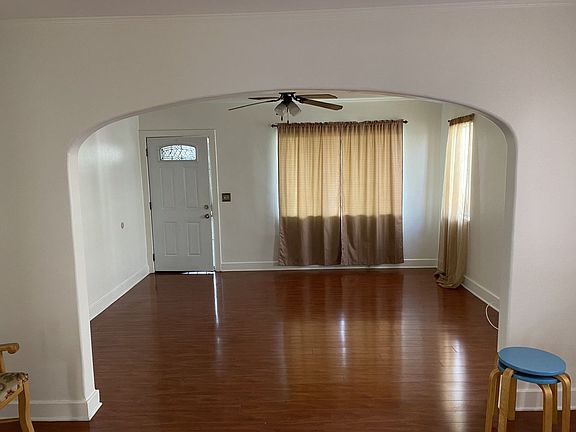 3rd image of 410 Micheltorena St