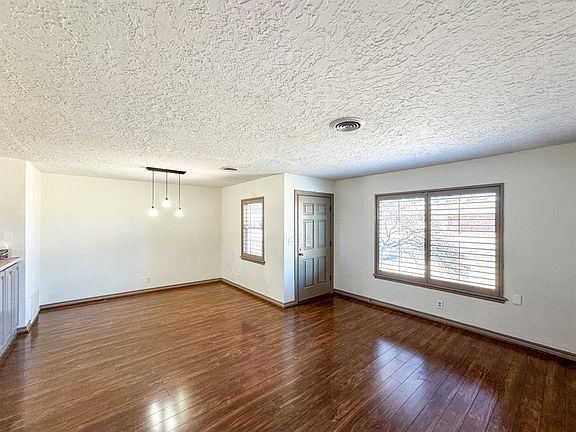 4th image of 1302 Denison Dr