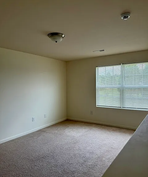 168 Columbia Dr — Photo 8