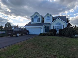 233 Legate Hill Rd, Leominster, MA 01453