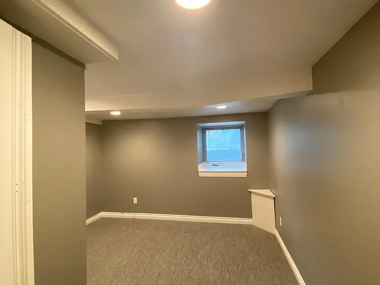 533 11th Ave E #4 — Photo 3