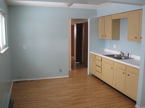 4th image of 124 S Meadow Dr
