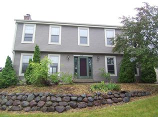 3320 Fox Ridge Dr, Waukesha, WI 53189