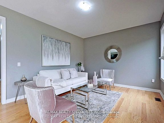 3rd image of 1191 Upper Thames Dr
