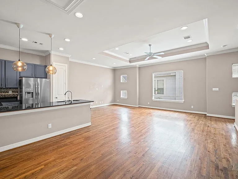 3840 Center St — Photo 5
