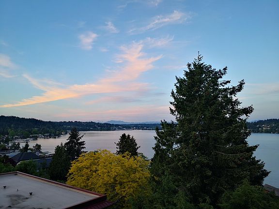 Sunset view of Lake Washington
