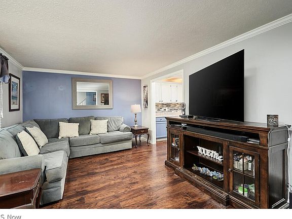 5th image of 4915 Heights Dr