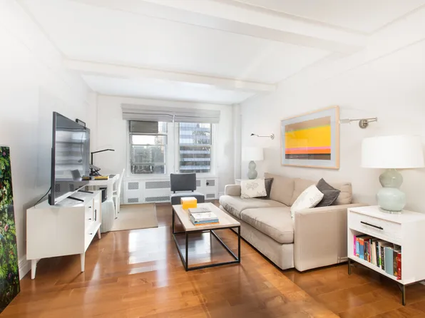 433 West 34th Street image 2 of 11