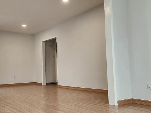4th image of 716 S Wilton Pl #1