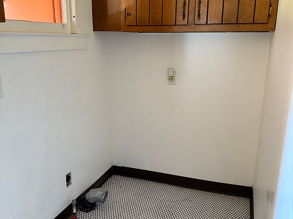 5th image of 28 Galpin St #1
