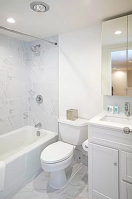 3rd image of 150 W 51st St APT 723