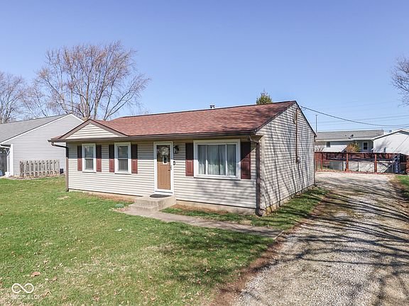 3rd image of 712 E Greenview Dr