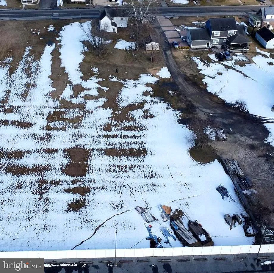 18716 Harbeson Rd photo 1