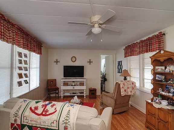 4th image of 1032 S Capella Dr
