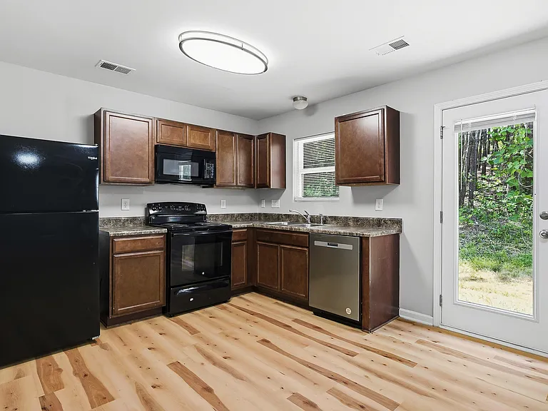 152 Evvalane Dr — Photo 22
