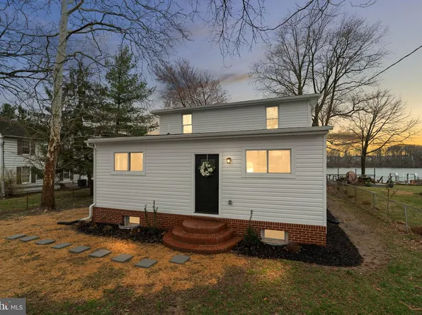 10 W Kingston Park, Middle River, MD 21220