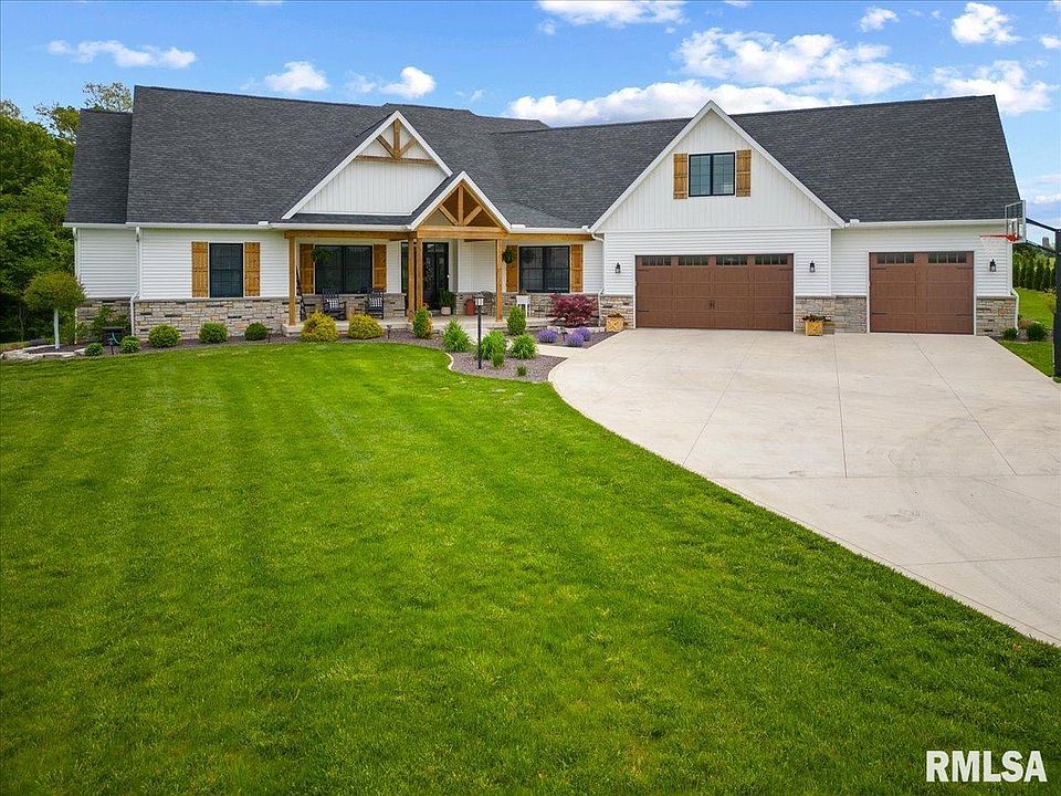 1st image of 17 Briarwood Ln