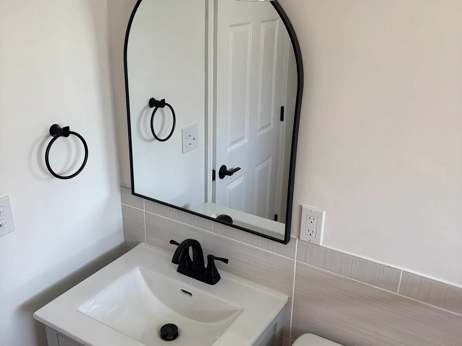 3 bed, 1040 sqft, $1,800 — Photo 3