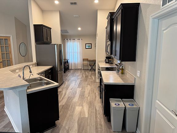 4th image of 244 Whispering Oaks Way