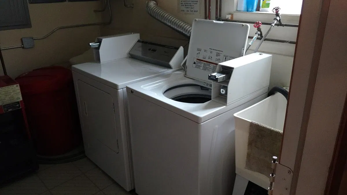 2 bed, 900 sqft, $1,450 — Photo 3