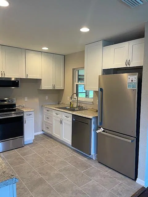 3 bed, 1.5 bath, 1482 sqft, $1,795 — Photo 2