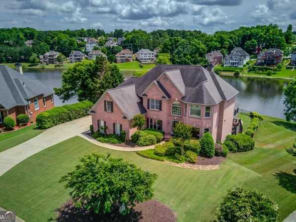 1608 Mulberry Lake Dr, Dacula, GA 30019
