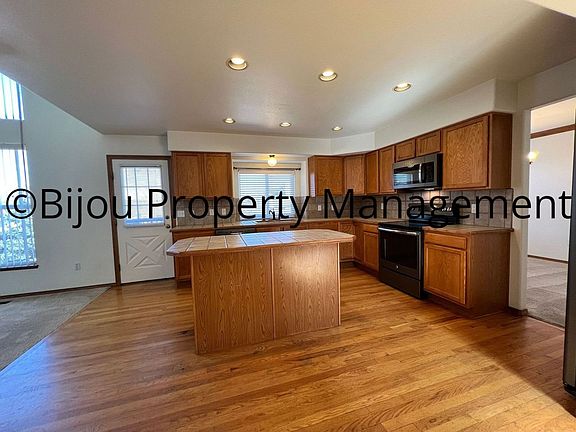 5th image of 5994 Treeledge Dr
