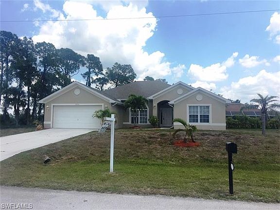 2nd image of 3225 NE 14th Pl