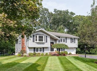 89 Kenneth Kostka Dr, North Attleboro, MA 02760