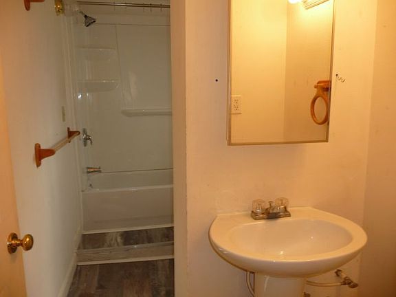 3rd image of 921 N 23rd St #1