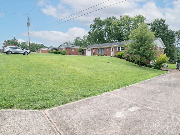 2nd image of 167 Oakdale Dr