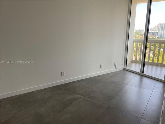 5th image of 1000 Island Blvd #2305