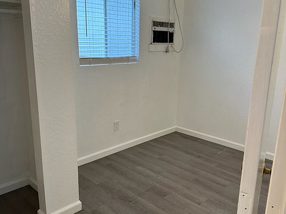 4th image of 308 N Washington St #7