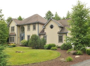 5 Country Squire Ct, Saratoga Springs, NY 12866