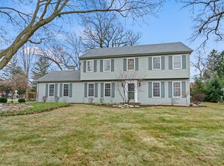 360 Spruce Ln, Crystal Lake, IL 60014